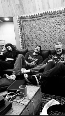 Click to view full size image
==============
From Evanescence IG Stories 👀 Something is coming. New Album soon?
Keywords: amy lee,evamescence,new album,new era,instagram From Evanescence IG Stories 👀 Something is coming. New Album soon?
Keywords: amy lee,evamescence,new album,new era,instagram