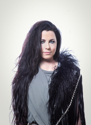 Amy-Lee-Solo-2019.jpg