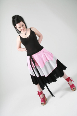 2587E8_28429~2.jpg