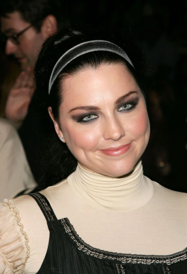 Click to view full size image
==============
amy-lee-front-row-at-anna-sui-spring-2008-collection-during-v0-mcgm28t5xw9e1_jpg.png amy-lee-front-row-at-anna-sui-spring-2008-collection-during-v0-mcgm28t5xw9e1_jpg.png