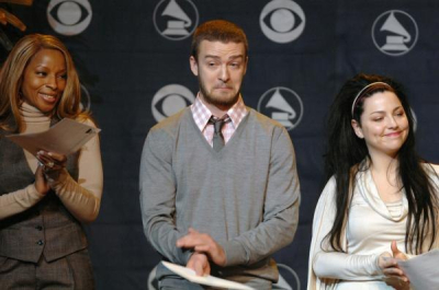 Keywords: amy lee,evanescence,49th annual grammy nominations,grammy nominations,music box,red carpet,2006