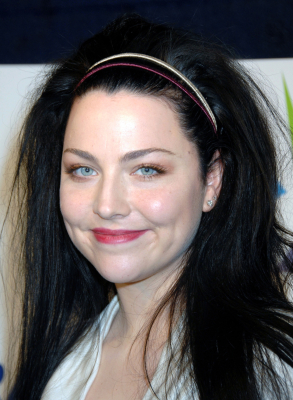 Click to view full size image
==============
Keywords: amy lee,evanescence,49th annual grammy nominations,grammy nominations,music box,red carpet,2006 Keywords: amy lee,evanescence,49th annual grammy nominations,grammy nominations,music box,red carpet,2006