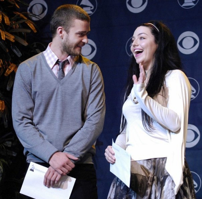 Keywords: amy lee,evanescence,49th annual grammy nominations,grammy nominations,music box,red carpet,2006