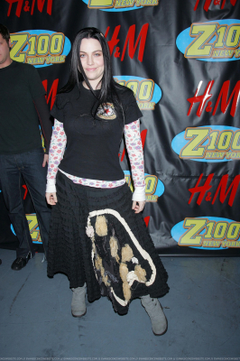 Click to view full size image
==============
Keywords: amy lee,evanescence,jingle ball,jingle ball 2006,hm artist gift lounge,gift lounge,2006 Keywords: amy lee,evanescence,jingle ball,jingle ball 2006,hm artist gift lounge,gift lounge,2006
