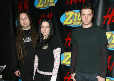 Click to view full size image
==============
Keywords: amy lee,evanescence,jingle ball,jingle ball 2006,hm artist gift lounge,gift lounge,2006 Keywords: amy lee,evanescence,jingle ball,jingle ball 2006,hm artist gift lounge,gift lounge,2006
