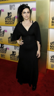 Keywords: amy lee,evanescence,mtv video music awards 2006,mtv video music awards,red carpet,2006