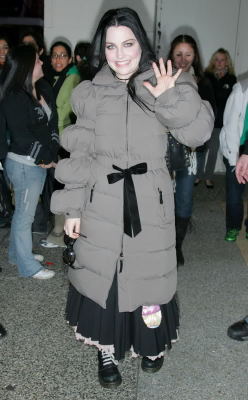 Keywords: amy lee,mtv,TRL,2006,appearances,evanescence