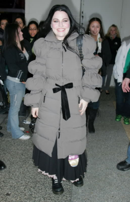 Keywords: amy lee,mtv,TRL,2006,appearances,evanescence