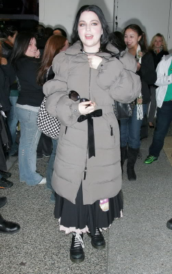 Keywords: amy lee,mtv,TRL,2006,appearances,evanescence