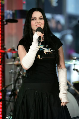 Keywords: amy lee,mtv,TRL,2006,appearances,evanescence