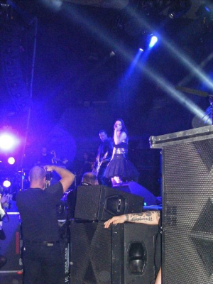 Click to view full size image
==============
Keywords: amy lee,amy photos,amy pic,evanescence,evanescence pics,concert Keywords: amy lee,amy photos,amy pic,evanescence,evanescence pics,concert