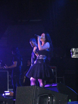 Click to view full size image
==============
Keywords: amy lee,amy photos,amy pic,evanescence,evanescence pics,concert Keywords: amy lee,amy photos,amy pic,evanescence,evanescence pics,concert