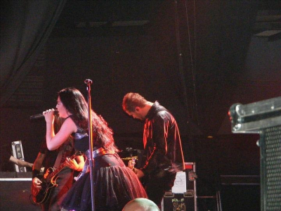 Keywords: amy lee,amy photos,amy pic,evanescence,evanescence pics,concert