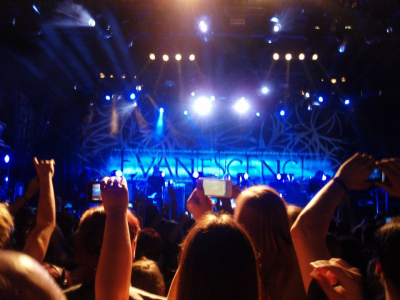 Click to view full size image
==============
Keywords: amy lee,amy photos,amy pic,evanescence,evanescence pics,concert Keywords: amy lee,amy photos,amy pic,evanescence,evanescence pics,concert