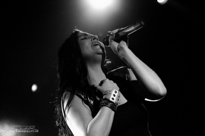 Click to view full size image
==============
Keywords: amy lee,amy photos,amy pic,evanescence,evanescence pics,concert Keywords: amy lee,amy photos,amy pic,evanescence,evanescence pics,concert