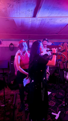 Click to view full size image
==============
Keywords: amy lee,amy photos,evanescence,live Keywords: amy lee,amy photos,evanescence,live