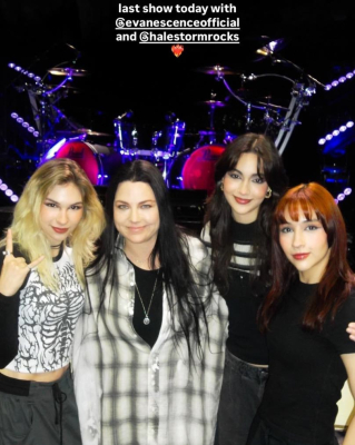 Keywords: London,Canada,Life Place,amy lee,amy photos,concert,evanescence,evanescence pics,live
