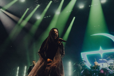 Click to view full size image
==============
Keywords: London,Canada,Life Place,amy lee,amy photos,concert,evanescence,evanescence pics,live Keywords: London,Canada,Life Place,amy lee,amy photos,concert,evanescence,evanescence pics,live