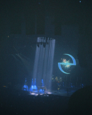Click to view full size image
==============
Keywords: London,Canada,Life Place,amy lee,amy photos,concert,evanescence,evanescence pics,live Keywords: London,Canada,Life Place,amy lee,amy photos,concert,evanescence,evanescence pics,live