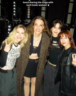 Keywords: London,Canada,Life Place,amy lee,amy photos,concert,evanescence,evanescence pics,live