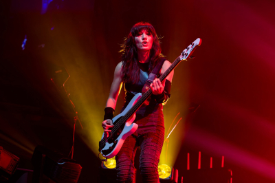 Click to view full size image
==============
Keywords: Ottawa,Ontario,Canadian Tire Centre,amy lee,amy photos,amy pic,evanescence,evanescence pics,concert,live Keywords: Ottawa,Ontario,Canadian Tire Centre,amy lee,amy photos,amy pic,evanescence,evanescence pics,concert,live