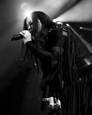 Click to view full size image
==============
Keywords: Ottawa,Ontario,Canadian Tire Centre,amy lee,amy photos,amy pic,evanescence,evanescence pics,concert,live Keywords: Ottawa,Ontario,Canadian Tire Centre,amy lee,amy photos,amy pic,evanescence,evanescence pics,concert,live