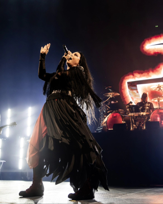 Click to view full size image
==============
Keywords: Ottawa,Ontario,Canadian Tire Centre,amy lee,amy photos,amy pic,evanescence,evanescence pics,concert,live Keywords: Ottawa,Ontario,Canadian Tire Centre,amy lee,amy photos,amy pic,evanescence,evanescence pics,concert,live