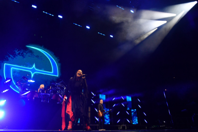 Click to view full size image
==============
Keywords: rogers place,amy lee,amy photos,amy pic,evanescence,evanescence pics,shows,live,tour Keywords: rogers place,amy lee,amy photos,amy pic,evanescence,evanescence pics,shows,live,tour