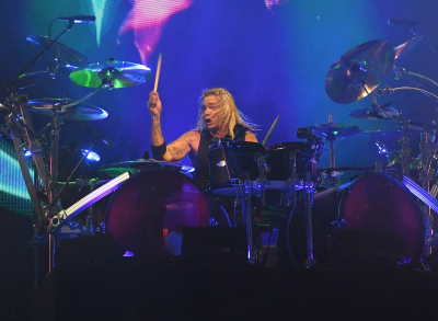 Keywords: rogers place,amy lee,amy photos,amy pic,evanescence,evanescence pics,shows,live,tour