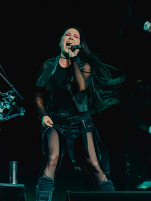 Click to view full size image
==============
Keywords: amy lee,amy photos,concert,evanescence,Australia Keywords: amy lee,amy photos,concert,evanescence,Australia