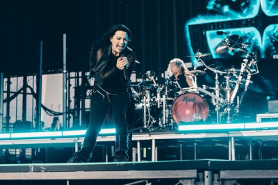 Click to view full size image
==============
Keywords: Evanescence,Amy Lee,Who Will You Follow,Sanctuary,Sick New World,Sick New World 2026,Las Vegas,live debut,Evanescence live,rock music,alternative rock,metal,concert,new music,band update Keywords: Evanescence,Amy Lee,Who Will You Follow,Sanctuary,Sick New World,Sick New World 2026,Las Vegas,live debut,Evanescence live,rock music,alternative rock,metal,concert,new music,band update