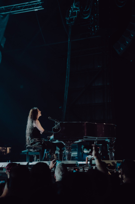 Click to view full size image
==============
Keywords: Amy Lee,Evanescence,Tour,World Tour,Flordia,Like You Keywords: Amy Lee,Evanescence,Tour,World Tour,Flordia,Like You