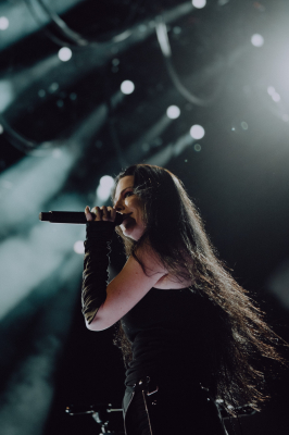 Click to view full size image
==============
Keywords: Amy Lee,Evanescence,Tour,World Tour,Flordia,Like You Keywords: Amy Lee,Evanescence,Tour,World Tour,Flordia,Like You