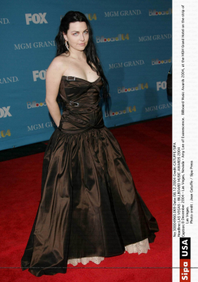 Click to view full size image
==============
Keywords: amy lee,amy photos,gallery,live,awards,evanescence Keywords: amy lee,amy photos,gallery,live,awards,evanescence