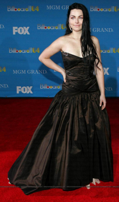 Click to view full size image
==============
Keywords: amy lee,amy photos,gallery,live,awards,evanescence Keywords: amy lee,amy photos,gallery,live,awards,evanescence