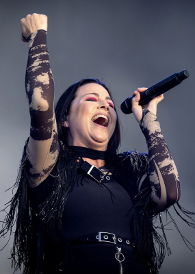 Keywords: amy lee,amy photos,evanescence,live,shows,tour