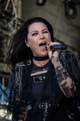 Keywords: amy lee,amy photos,evanescence,live,shows,tour