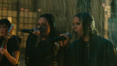 Keywords: amy lee,amy photos,amy pic,fight like a girl,flag