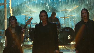 Keywords: amy lee,amy photos,amy pic,fight like a girl,flag