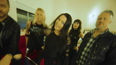 Click to view full size image
==============
amyleefans00661.png amyleefans00661.png