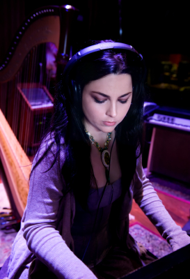 Keywords: amy lee,amy pic,amy photos,evanescence,evanescence pics