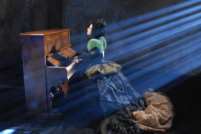 Keywords: amy lee,amy photos,evanescence,gallery,music video,My Heart is Broken