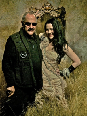 Keywords: amy lee,amy photos,evanescence,gallery,music video,My Heart is Broken