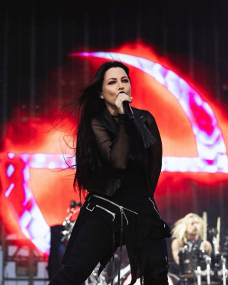Keywords: Evanescence,Amy Lee,Who Will You Follow,Sanctuary,Sick New World,Sick New World 2026,Las Vegas,live debut,Evanescence live,rock music,alternative rock,metal,concert,new music,band update